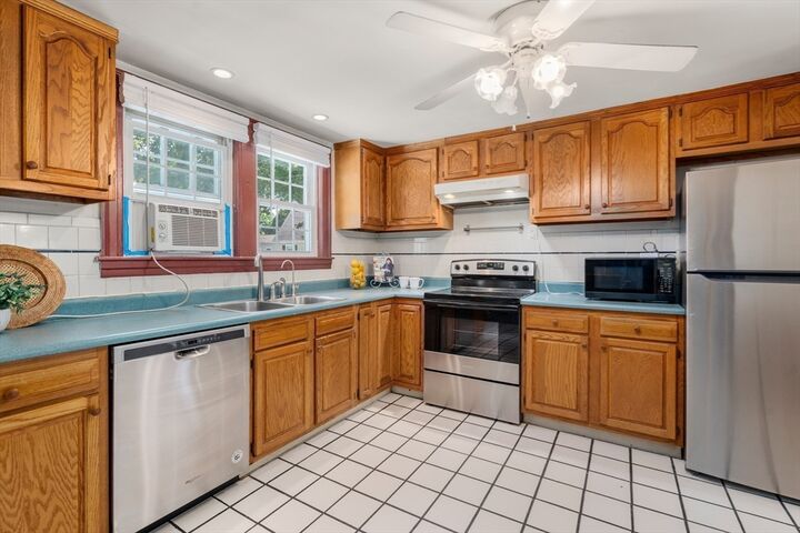 Property Photo:  515 Lake Avenue  MA 01604 
