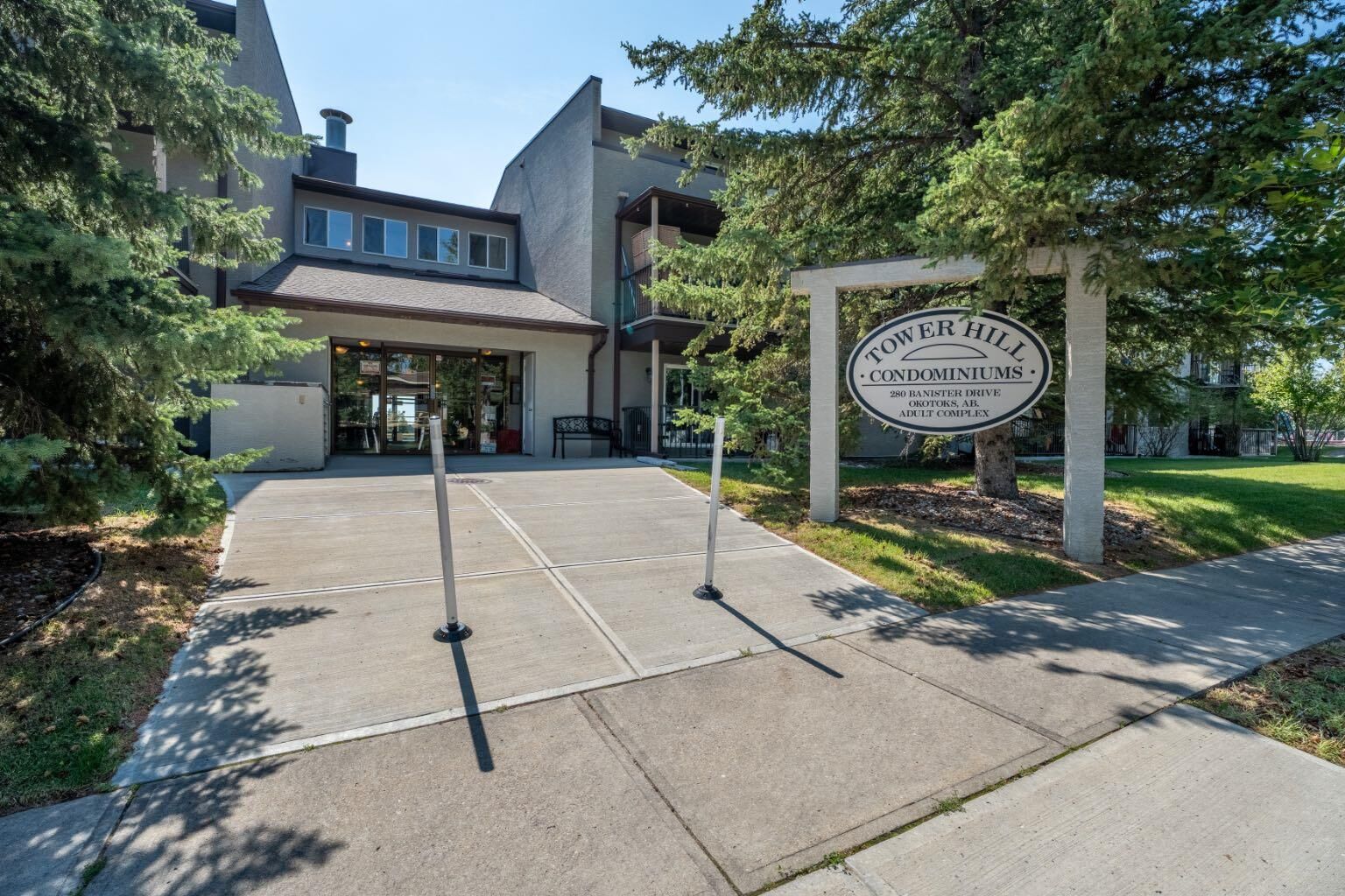 Property Photo: 280 Banister Drive 207 AB T1S 1Y5