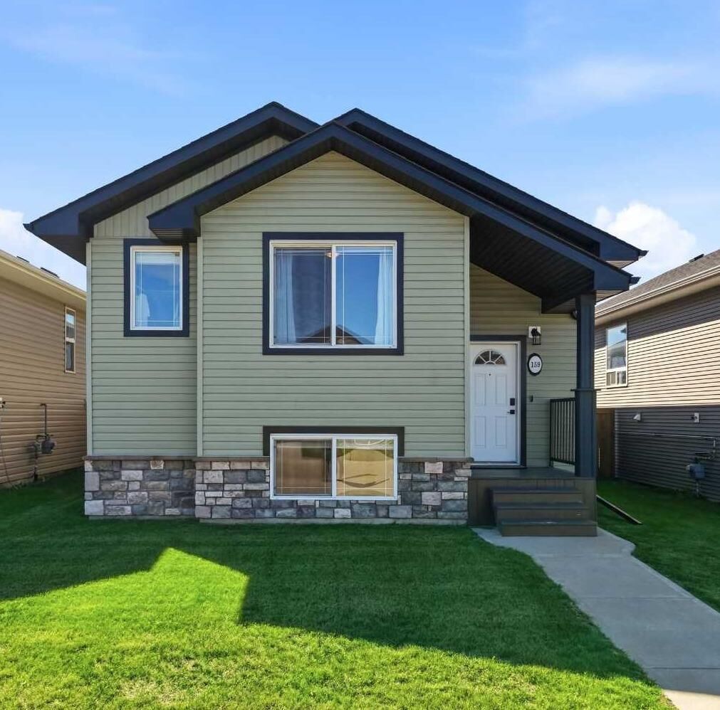 Property Photo:  159 Cooper Close  AB T4P 0G4 