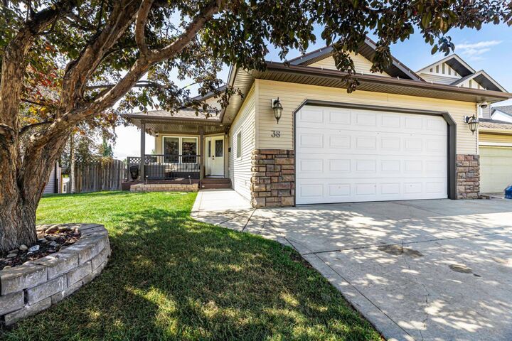 38 Ivany Close — photo 1