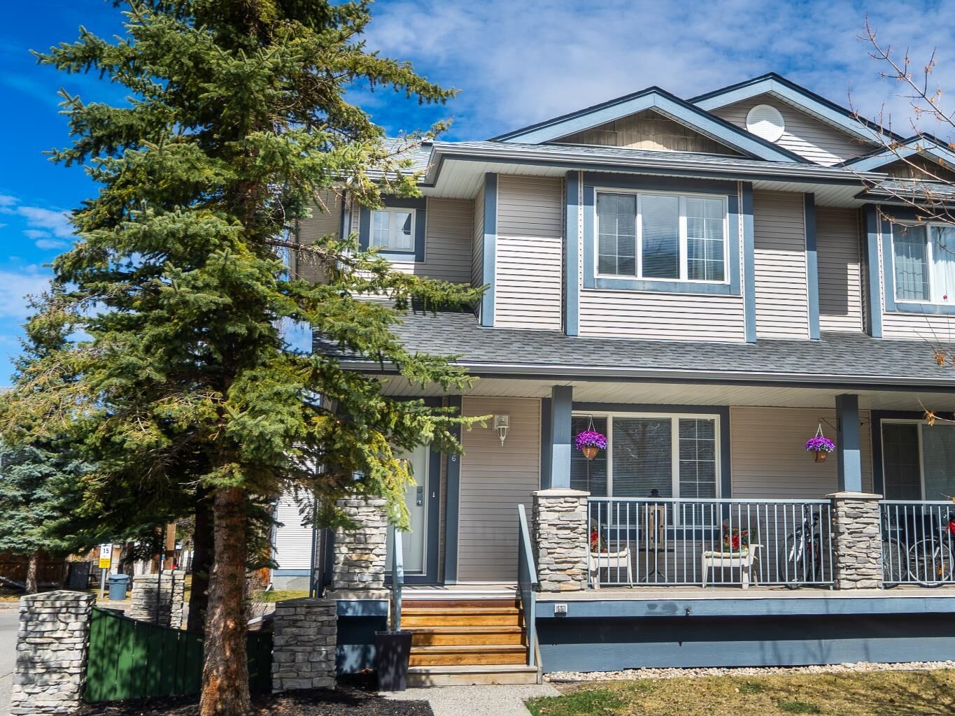Property Photo: 2376 Eversyde Avenue SW AB T2Y 4X6