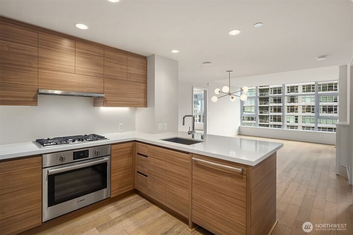 Property Photo: 583 Battery St 2208N WA 98121