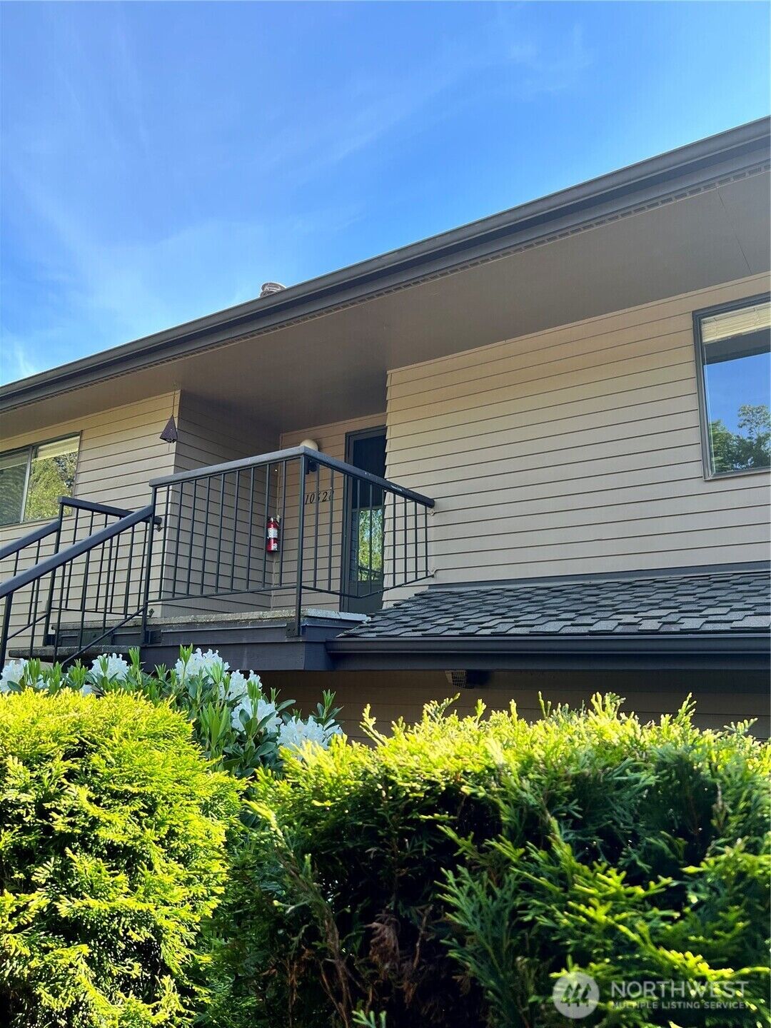 Property Photo:  10628  Glen Acres Dr S  WA 98168 