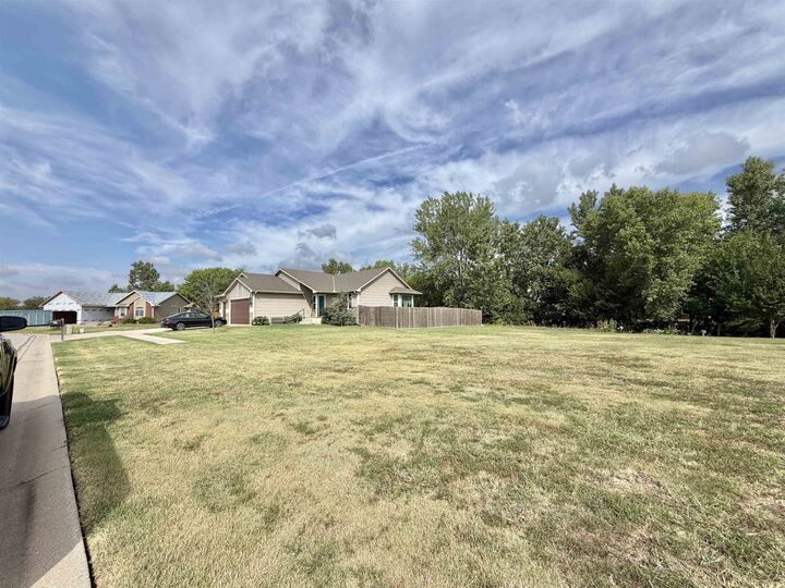 Photo de la propriété:  814 N Homestead Dr  KS 67152 