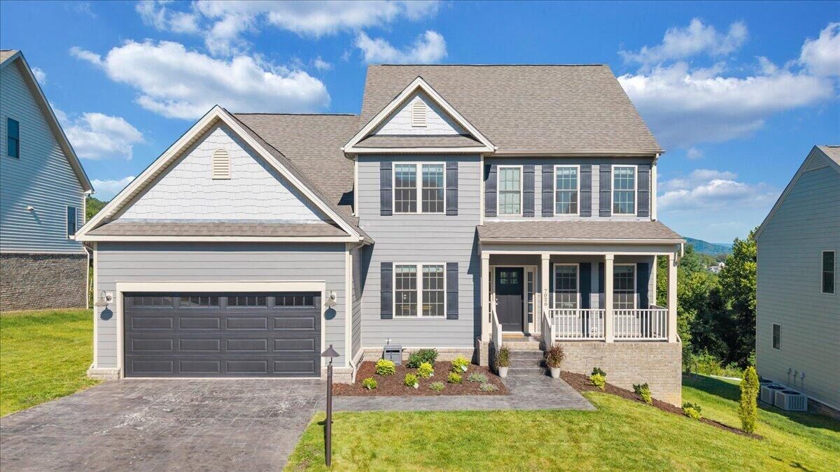 Property Photo:  7026 Parkway View Trl  VA 24018 