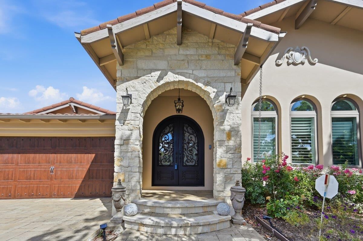 Property Photo: 10356 Tonita Way CA 95014