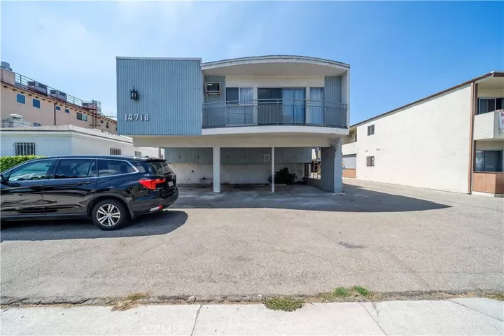 Property Photo:  14716 Magnolia Boulevard  CA 91403 