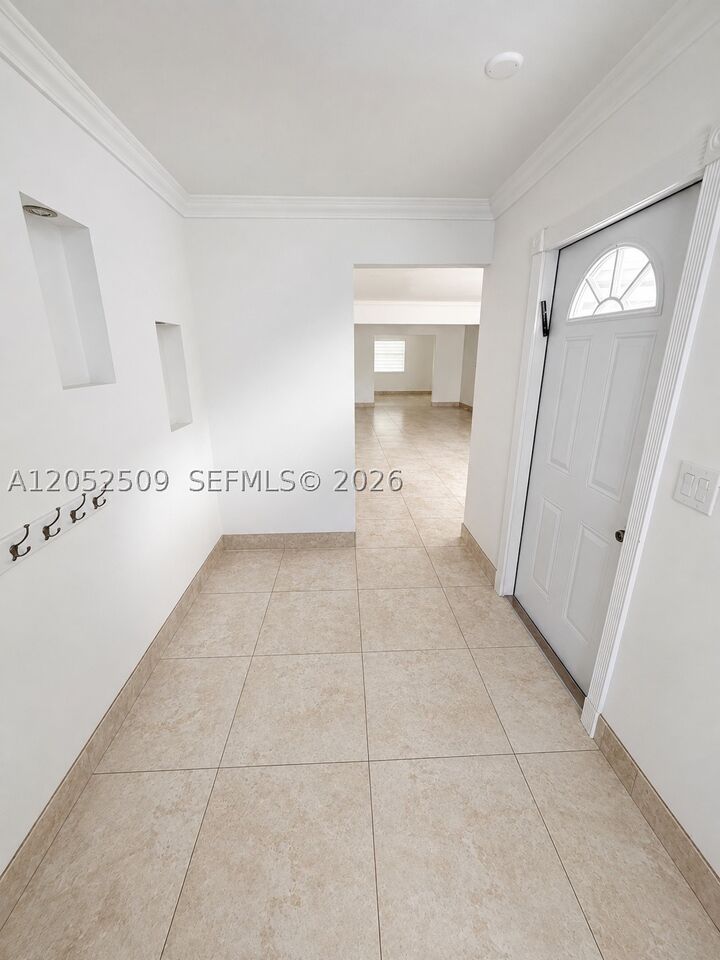 Property Photo:  3710 N 54th Ave  FL 33021 