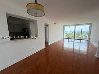 Property Photo:  5600 Collins Ave 15J  FL 33140 