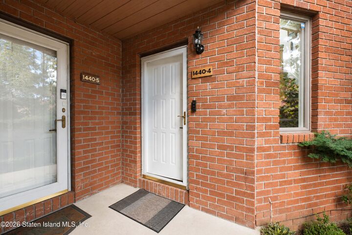 Property Photo:  1440 Forest Hill Road 4  NY 10314 
