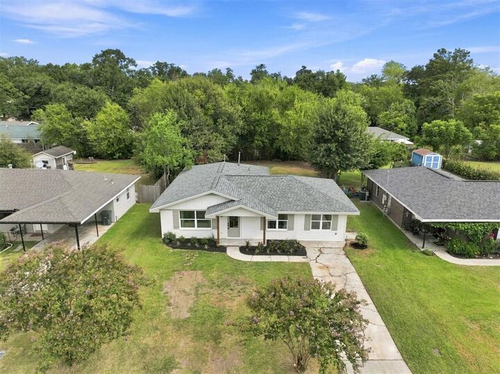 Property Photo: 728 Morningside Drive LA 70605