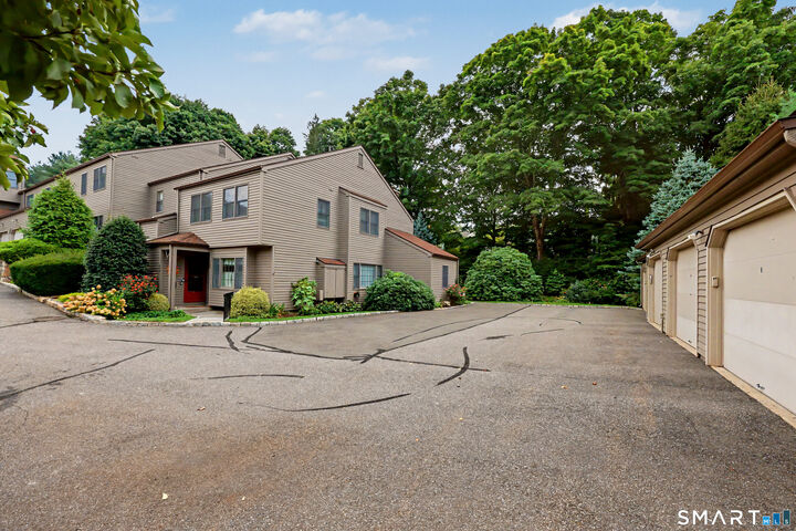 Property Photo:  39 Lambert Common 39  CT 06897 