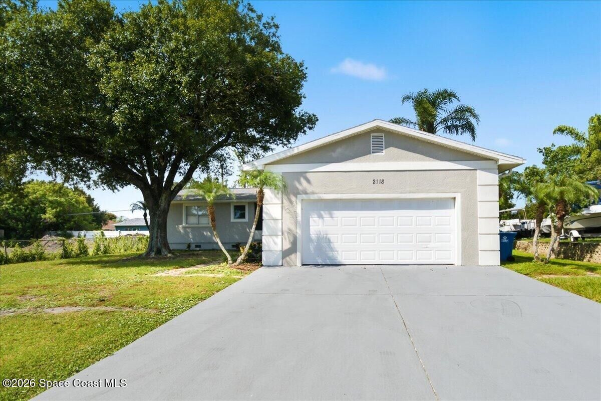Property Photo: 2118 Trillo Road SE FL 32909