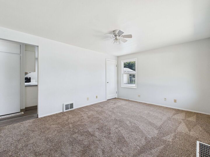 Property Photo: 5907 N Braeburn Dr WA 99207