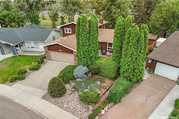 2654 Kliman Crescent — photo 1