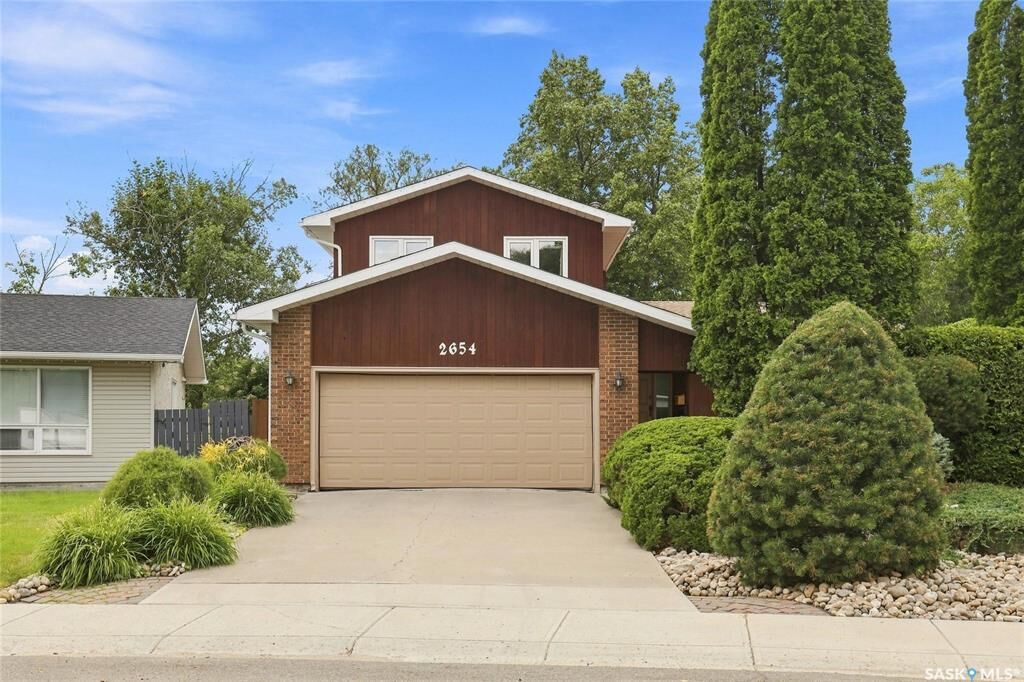 Property Photo: 2654 Kliman Crescent SK S4V 0M2