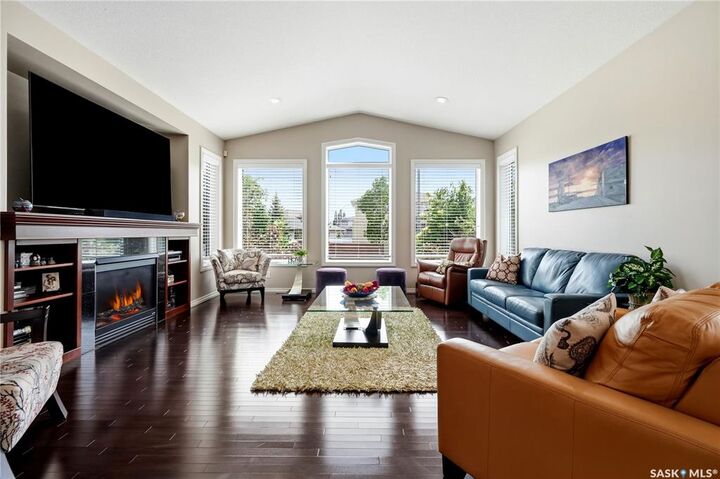 Property Photo: 6178 Wascana Court Way SK S4V 3E8