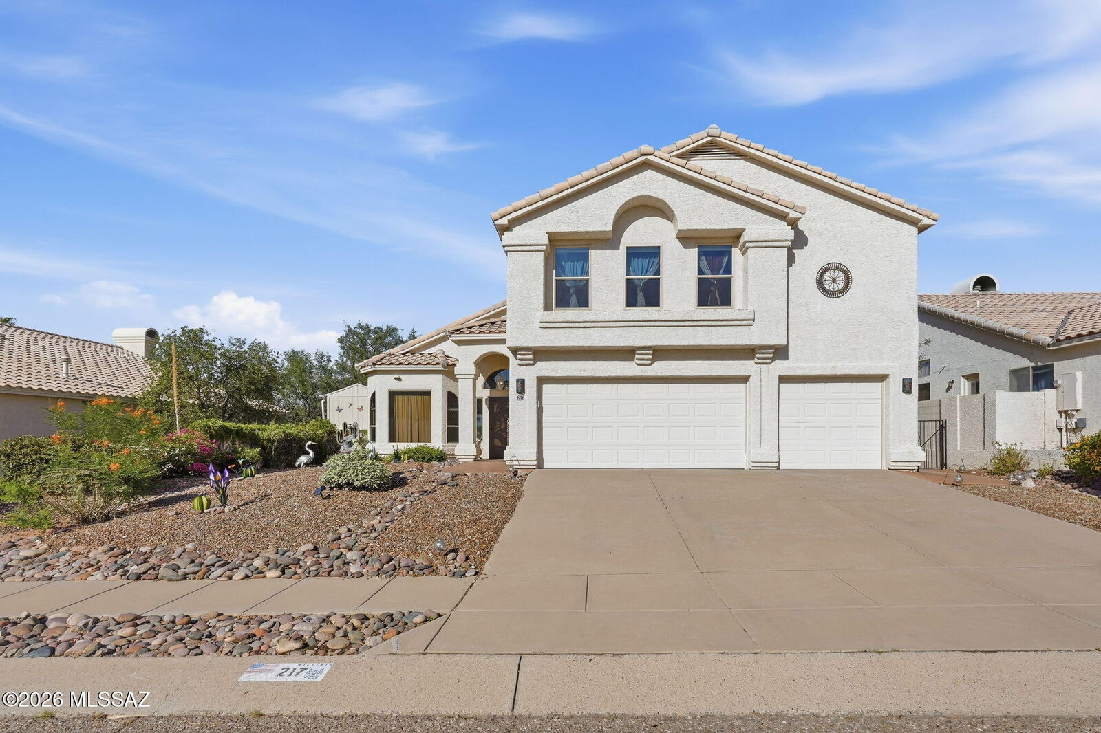 Property Photo: 217 S Nightfall Avenue AZ 85748