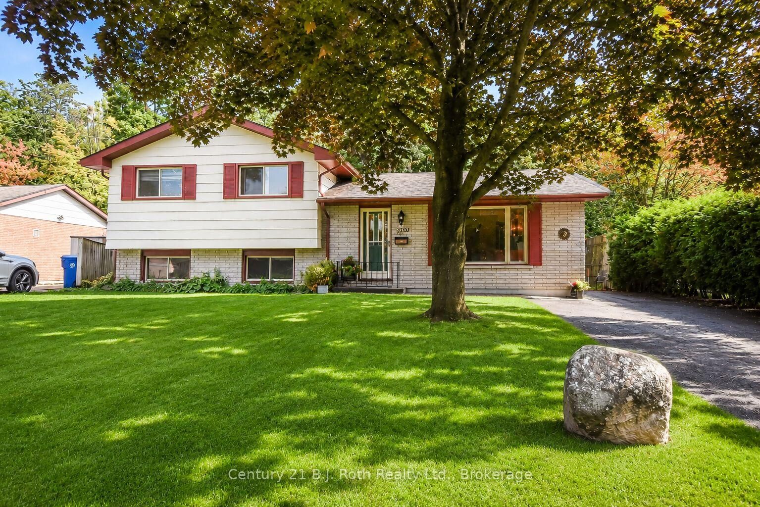 Property Photo:  299 Bay Street  ON L3V 3X2 