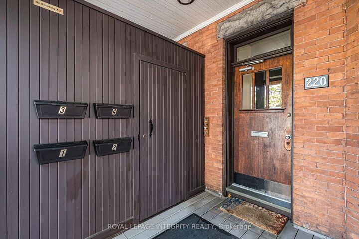 Property Photo:  220 Powell Avenue 4  ON K1S 2A5 