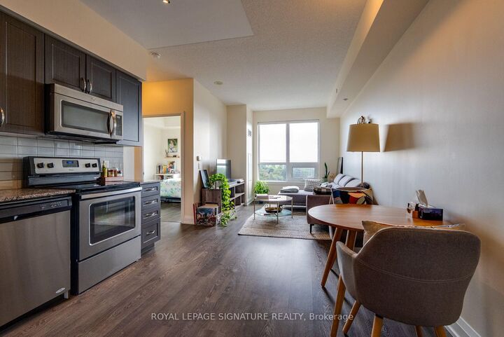 Property Photo:  7900 Bathurst Street 518  ON L4J 0J9 