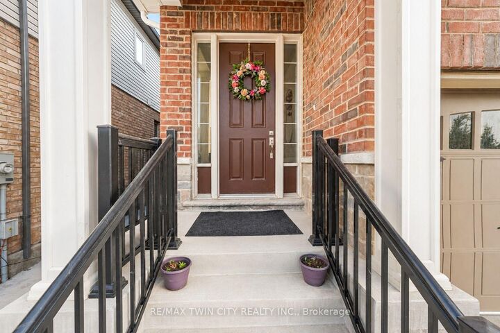 106 Haldimand Street — photo 1