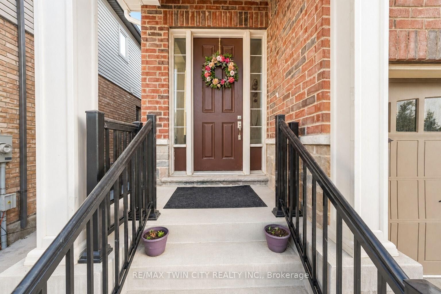 Property Photo: 106 Haldimand Street ON N2R 0R2