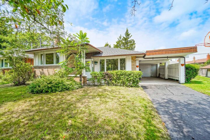 54 Charlemont Crescent — photo 1
