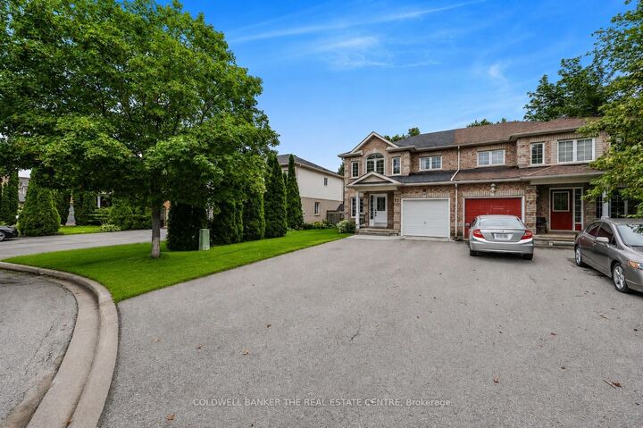 Property Photo: 37 Rainbow Court ON L4P 3Z6
