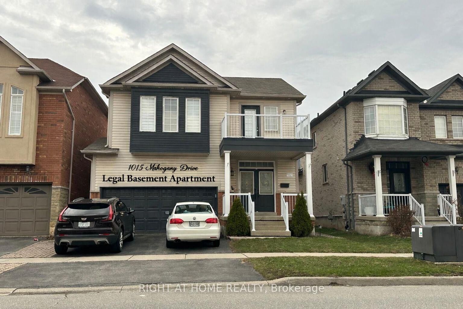 Property Photo: 1015 McCuaig Drive ON L9T 6S4