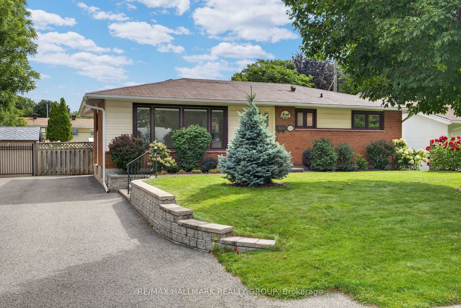 Property Photo: 1143 Gateway Road ON K2C 2W8