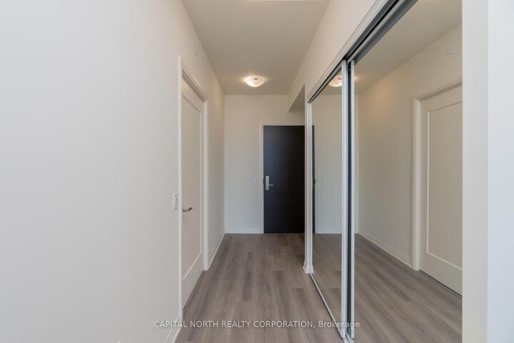 Property Photo:  9000 Jane Street 1609  ON L4K 0M6 