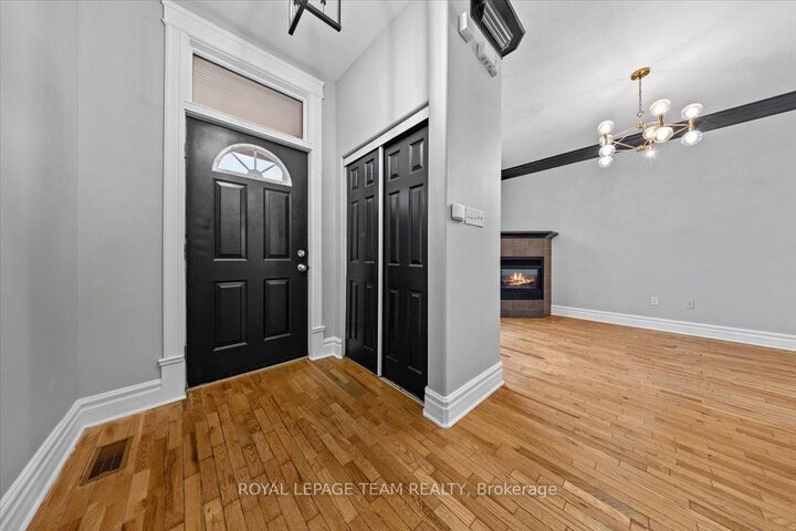 Property Photo:  134 Elm Street  ON K1R 6N5 