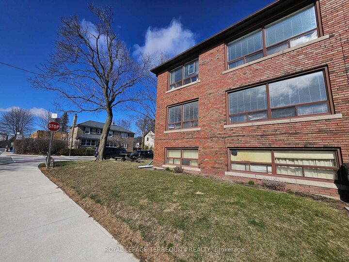 Property Photo:  401 Winnett Avenue 3  ON M6C 3M2 