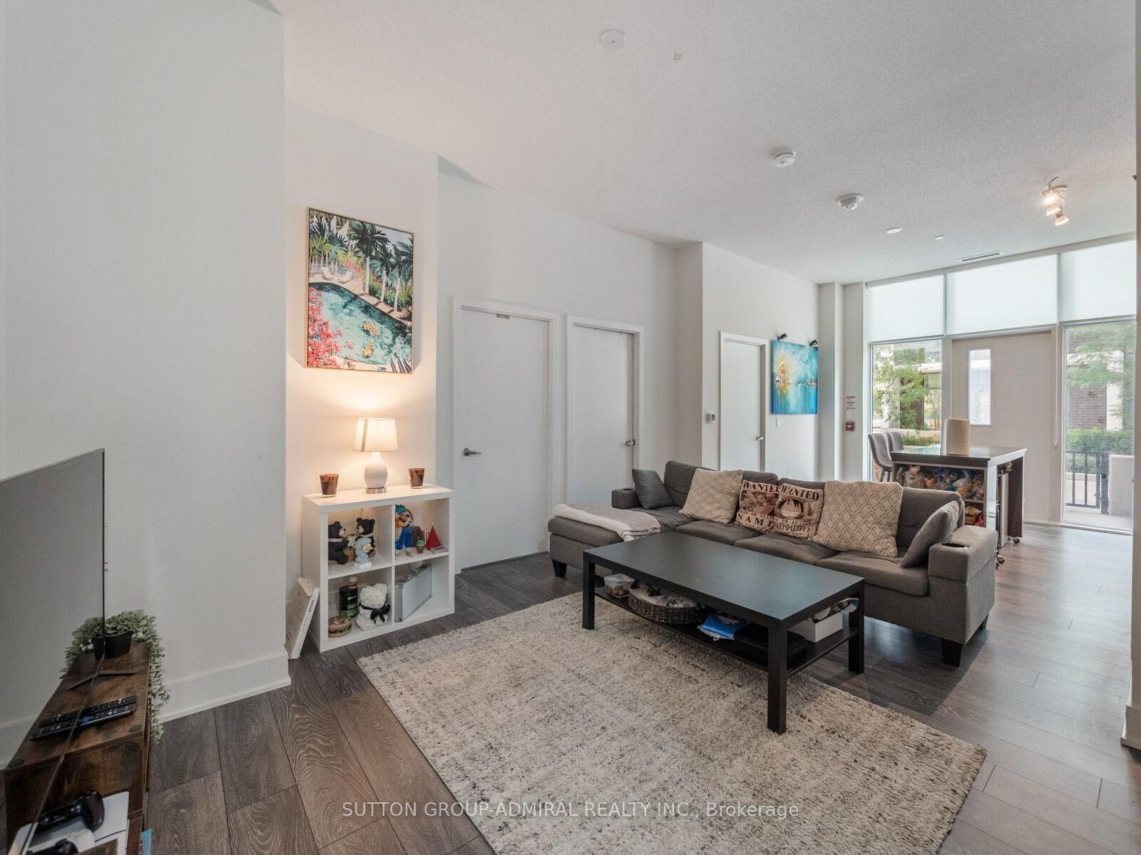 Property Photo: 188 Fairview Mall Drive 101 ON M2J 4T1