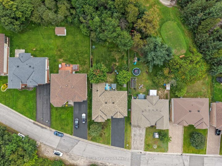 Property Photo: 48 Tupper Drive ON P1C 1N3