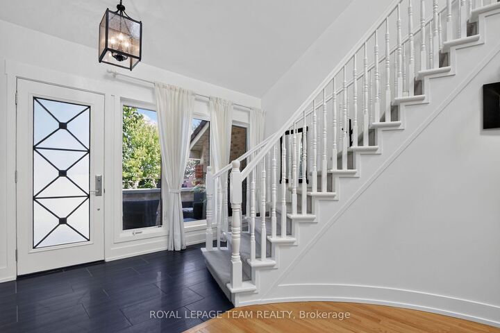 15 Kintail Court — photo 1