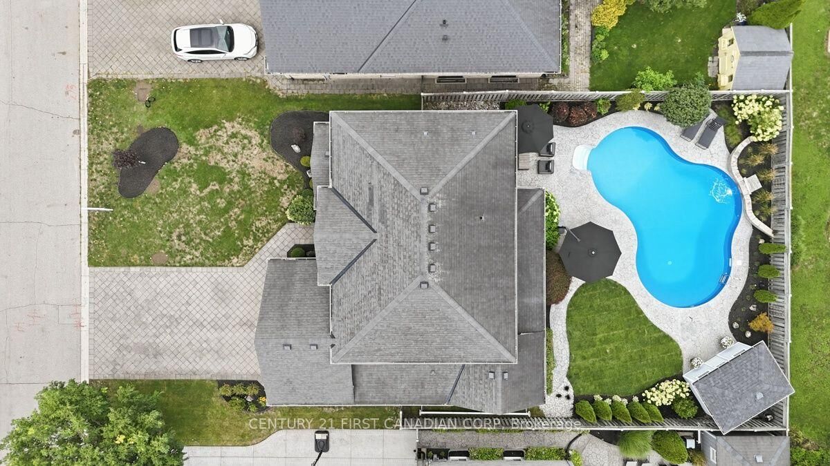 Property Photo: 66 Cobblestone Street ON N5Y 5M5