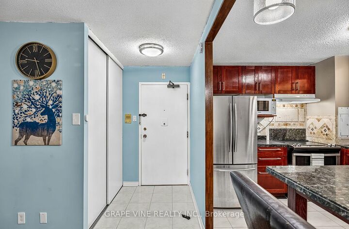 Property Photo: 2951 Riverside Drive 504 ON K1V 8W6
