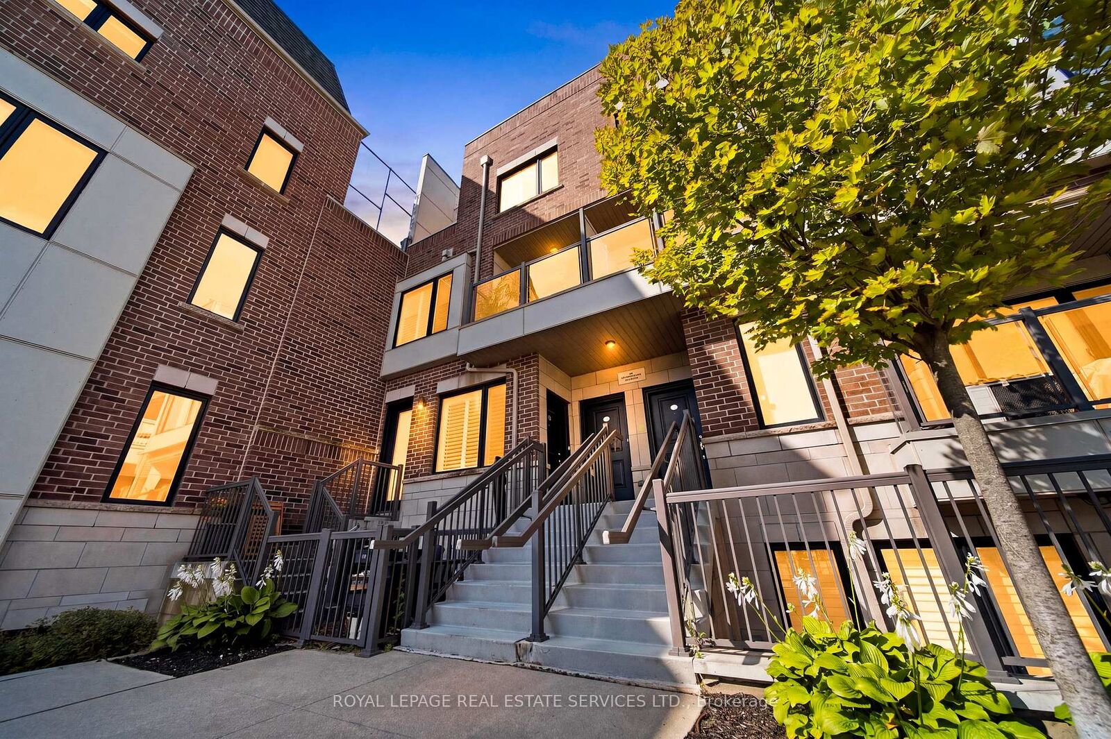 Property Photo:  8 Drummond Street 402  ON M8V 1Y8 