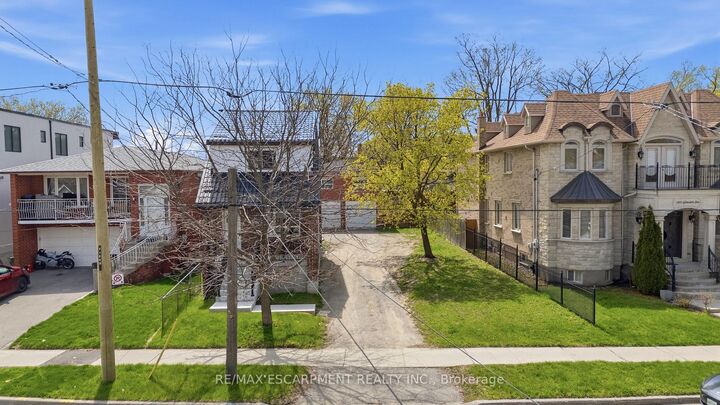 Property Photo: 1049 Glencairn Avenue ON M6B 2B1