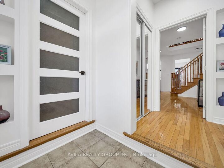 Property Photo: 104 Southlake Boulevard ON L6V 4P2