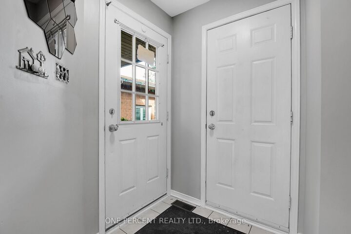 Property Photo: 70 Montana Way ON K2J 4M2