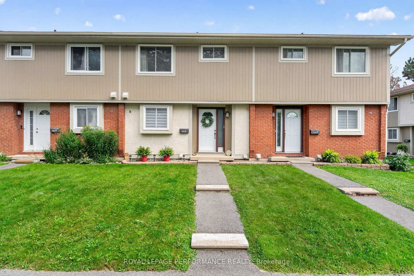 Property Photo: 3903E Old Richmond Road ON K2H 8T8