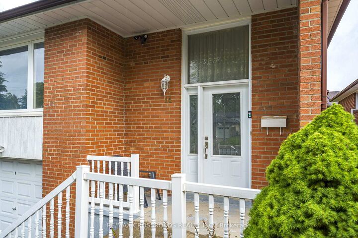 Property Photo:  14 Reiber Crescent  ON M2H 1C4 