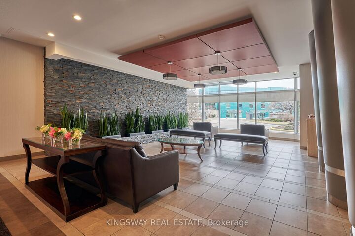 Property Photo: 50 Kingsbridge Garden Circle 510 ON L5R 1Y2