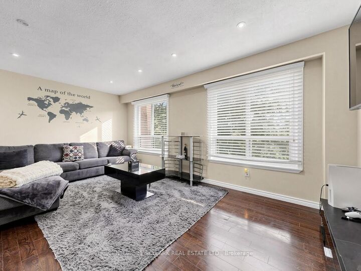 Property Photo:  164 Moregate Crescent N  ON L6S 3K9 