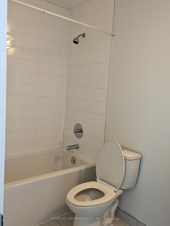Property Photo: 62 Forest Manor Road 2105 ON M2J 0B6