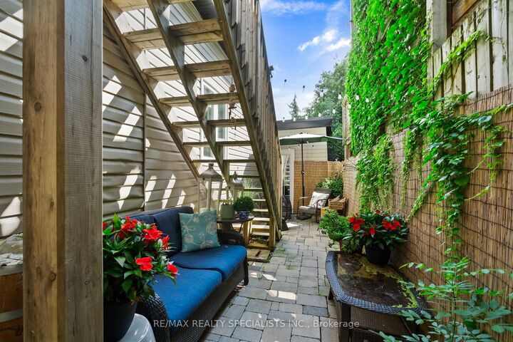Property Photo:  73 Elm Grove Avenue  ON M6K 2J2 