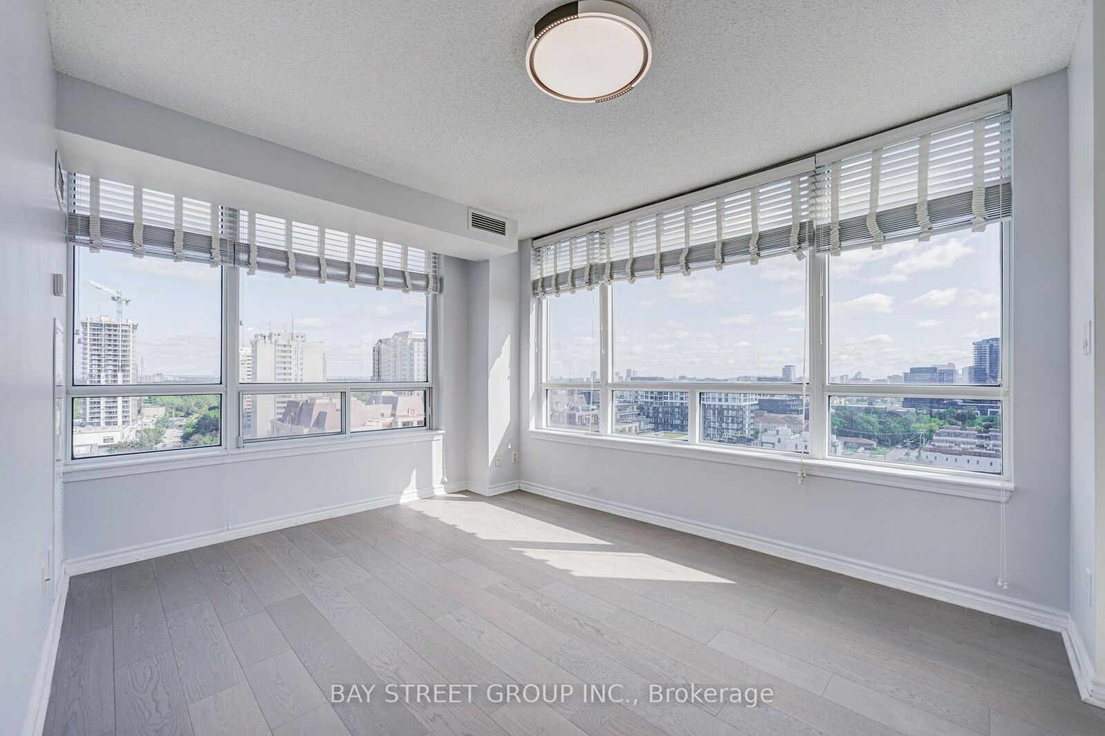 Property Photo: 8 Rean Drive 1505 ON M2K 3B9